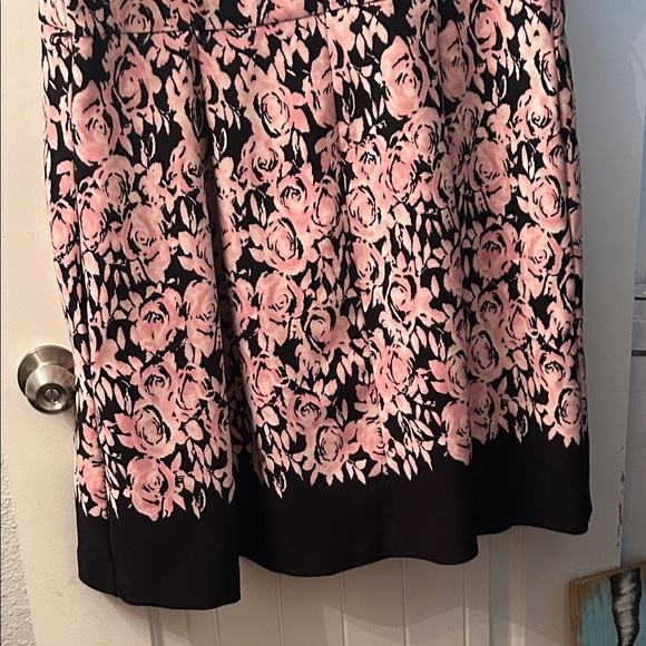 Cottage Core Floral Pink and Black Sleeveless Dress with pockets - Picture 13 of 13